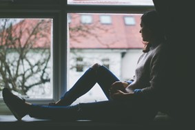 Εποχική κατάθλιψη: Γιατί μας κυριεύει η μελαγχολία αυτή την εποχή - Πώς να το ξεπεράσουμε