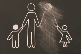 25 Απριλίου: Παγκόσμια Ημέρα Γονικής Αποξένωσης
