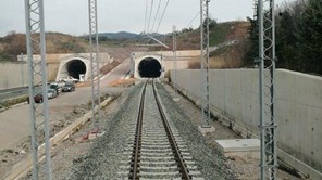 Προβλήματα ασφαλείας στα σιδηροδρομικά τούνελ των Τεμπών και αλλού