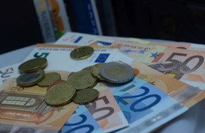 "Μπόνους" 300 ευρώ για άνεργους - Πώς γίνεται η αίτηση στην πλατφόρμα