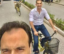 Η βόλτα του Μπακογιάννη με ποδήλατο στα Τρίκαλα