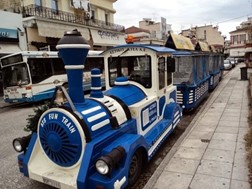 Με το τρενάκι και τα λεωφορεία του Αστικού ΚΤΕΛ στο πανηγύρι