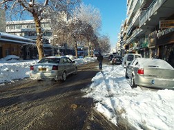 Συνεχίζεται ο αποχιονισμός των δρόμων στην πόλη των Τρικάλων (ΕΙΚΟΝΕΣ) 