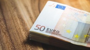 Επίδομα: Ποιοι είναι οι δικαιούχοι των 800 ευρώ – Πότε θα καταβληθεί