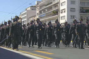 Το άγημα της ΣΜΥ στη μεγαλειώδη στρατιωτική παρέλαση των 200 χρόνων 
