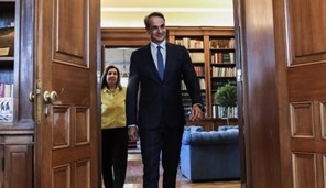 Μητσοτάκης σε πολιτικούς αρχηγούς: Εκλογές στις 25 Ιουνίου